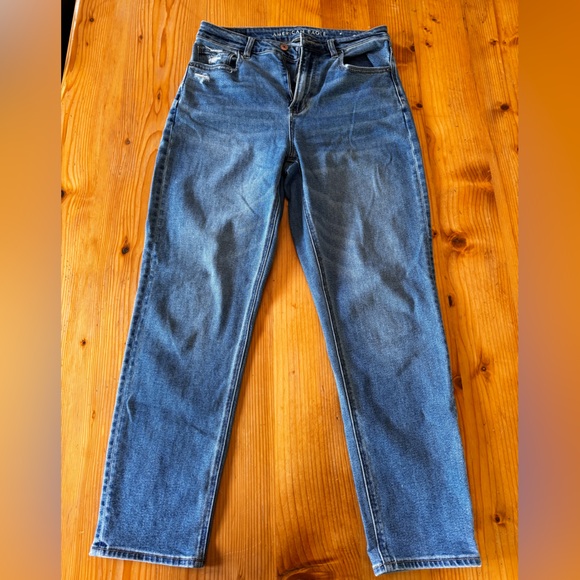 AMERICAN EAGLE MOM JEANS 8 - Picture 1 of 4